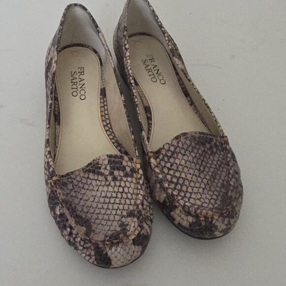 FRANCO SARTO | Women's Textured Snakeskin Flats Gray Sz 6.5M - Picture 2 of 6
